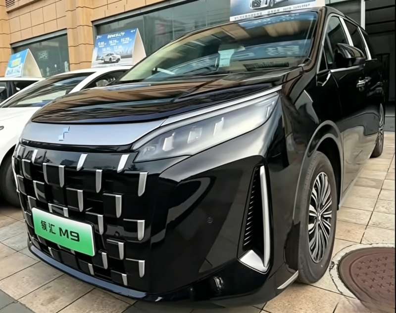 BYD Linghui M9