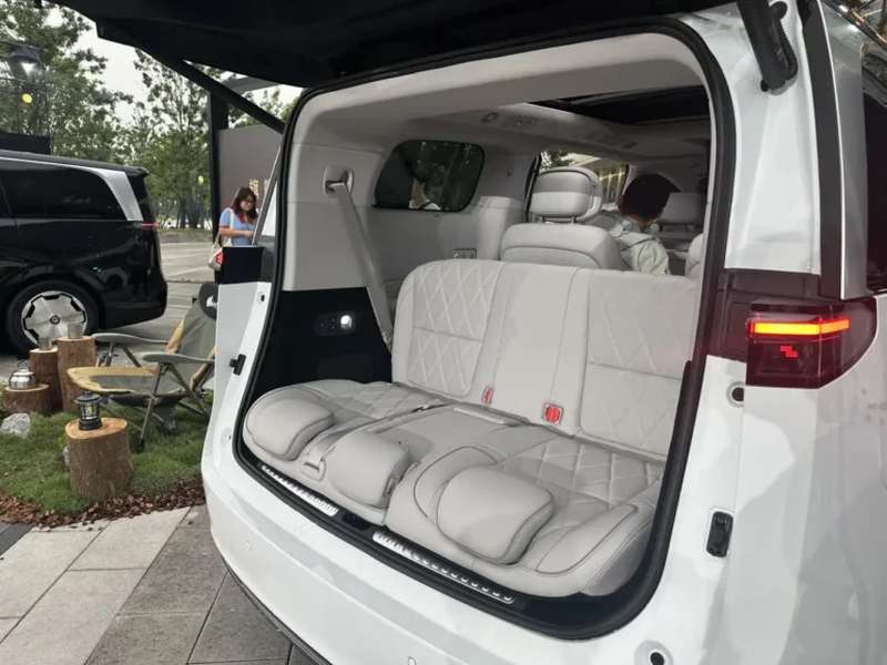 Leapmotor D99