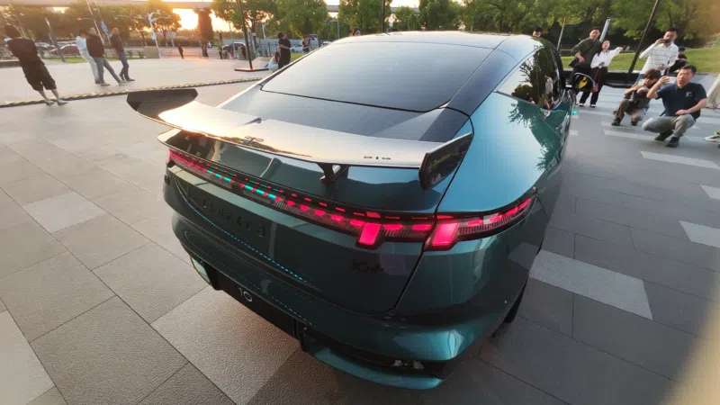 Lynk & Co 10