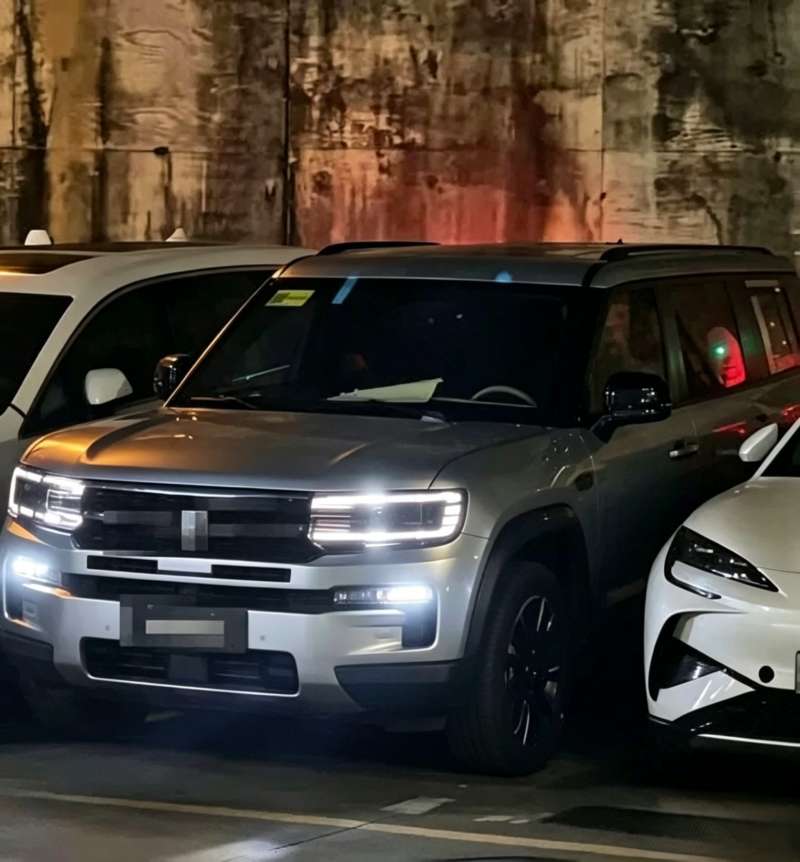 BYD FCB Tai 9