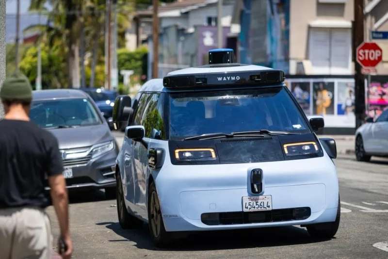 Роботакси Waymo Ojai