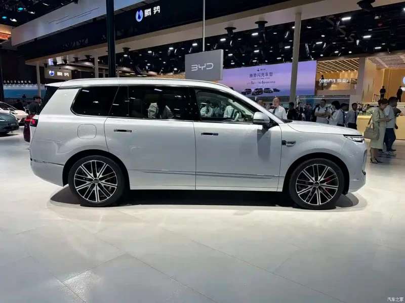 BYD Sealion 08
