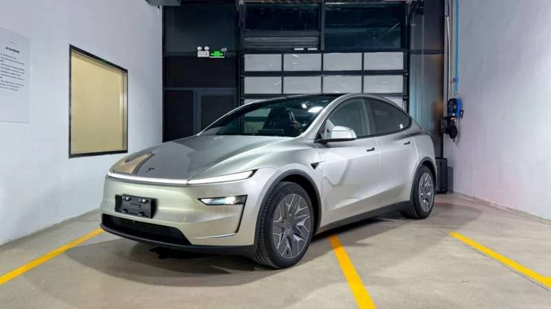 Tesla Model Y L