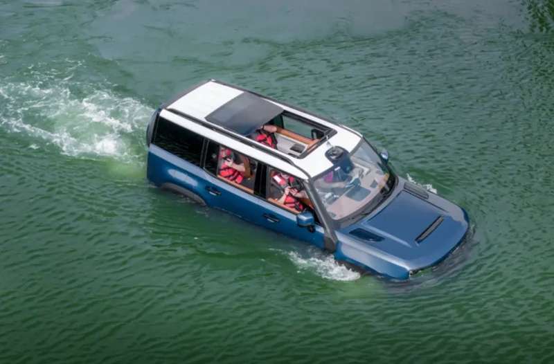 Geely Battleship 700